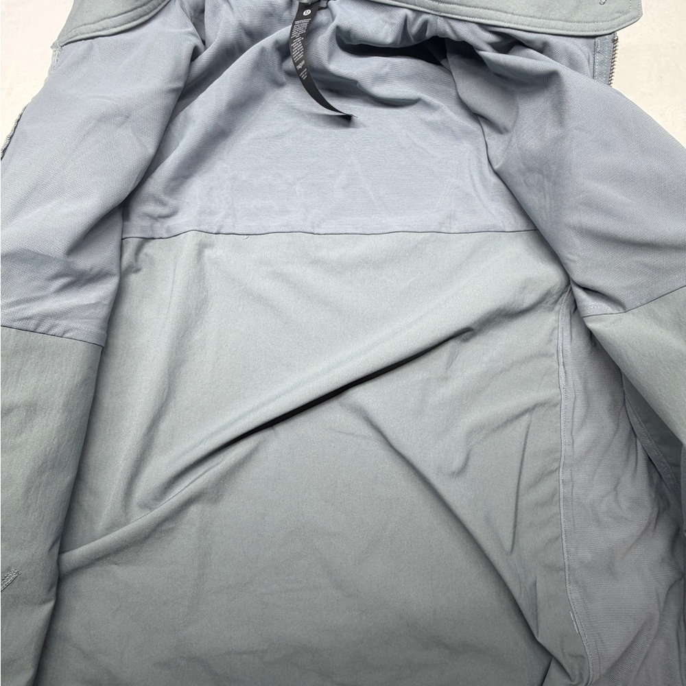 lululemon athletica Men's Slate Gray Jacket - Picture 4 of 7